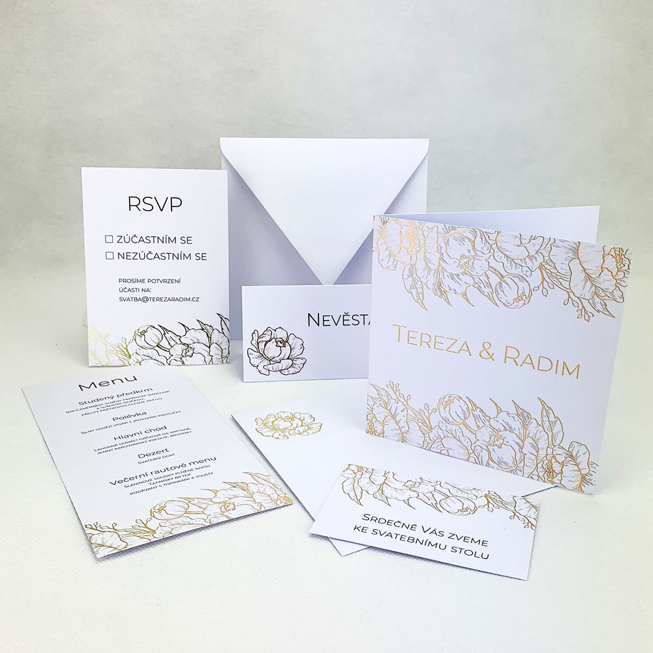 Svatební kartička se zlatou ražbou květů - RS4003