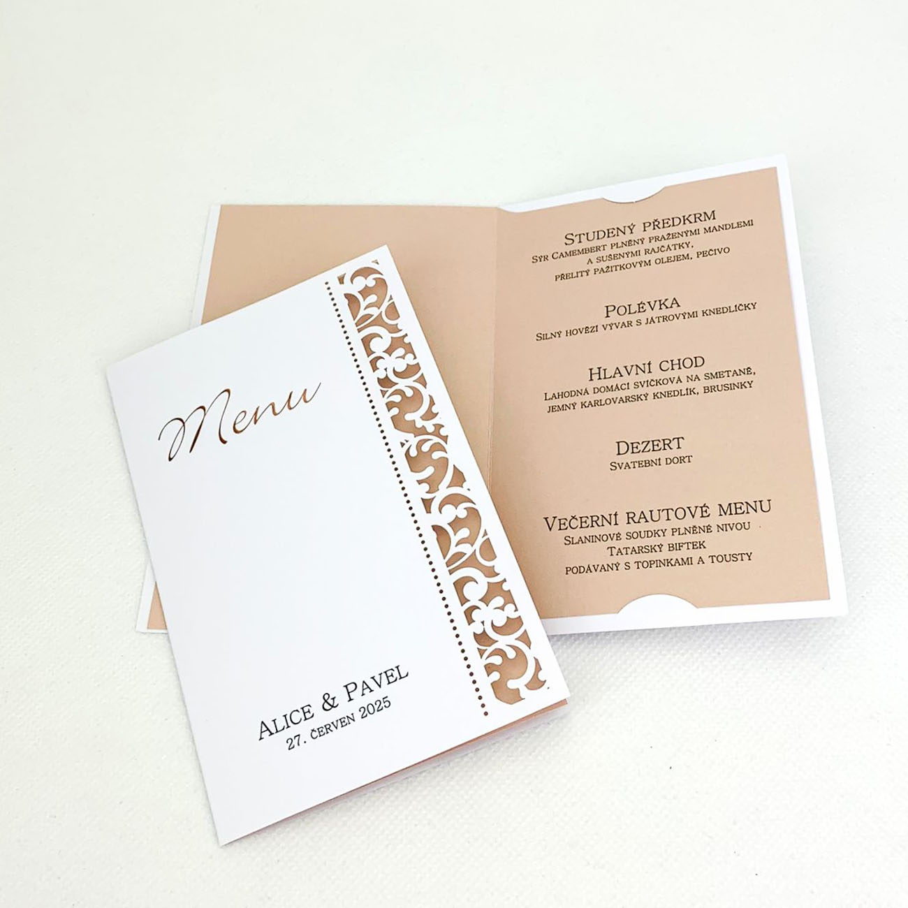Svatební menu s krajkovým výřezem - M4027B